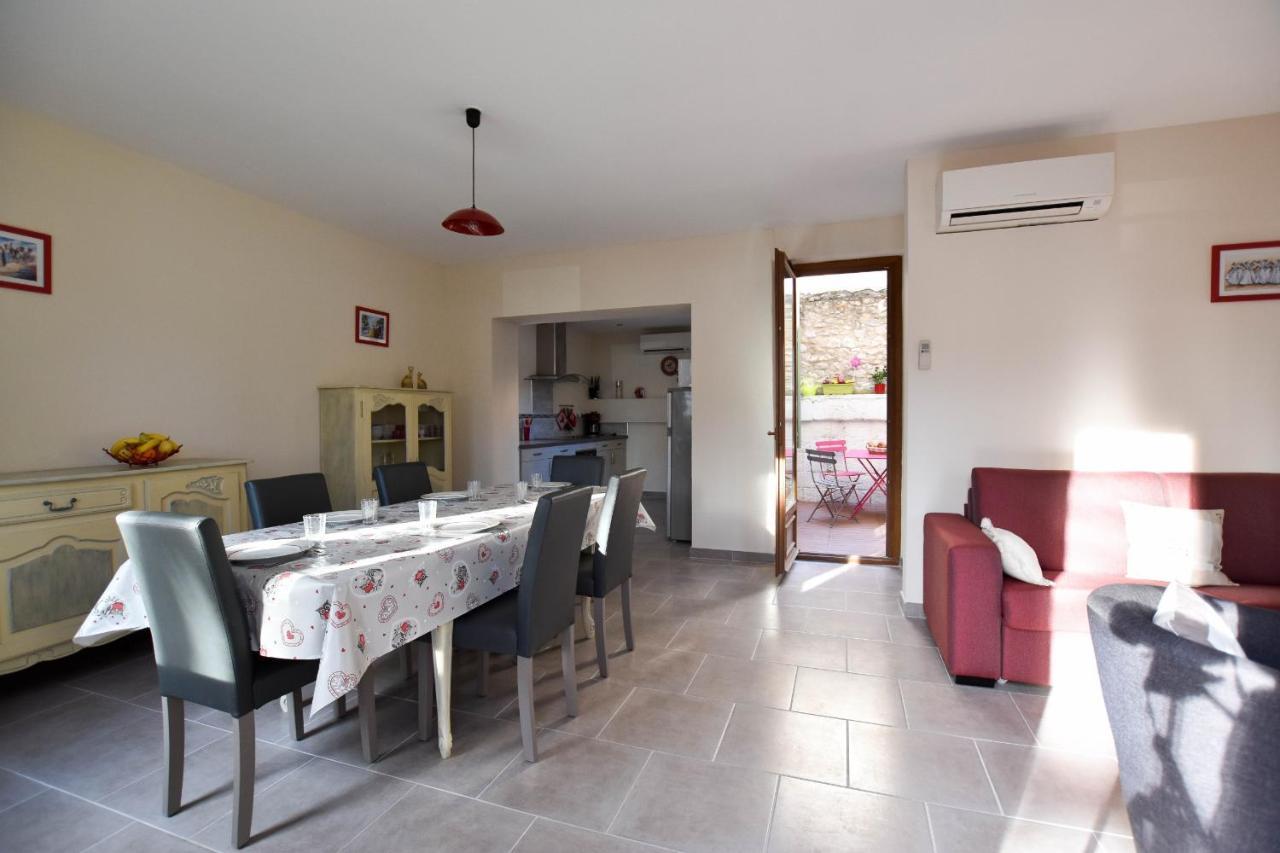 Coulege - Clim - Cour Villa อาร์ลส์ ภายนอก รูปภาพ