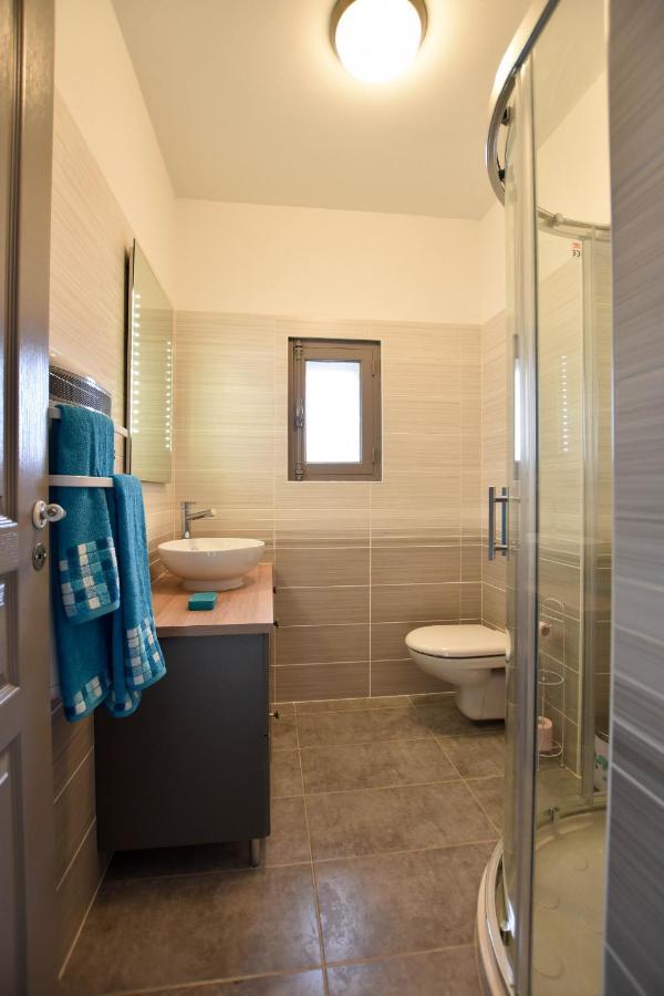 Coulege - Clim - Cour Villa อาร์ลส์ ภายนอก รูปภาพ