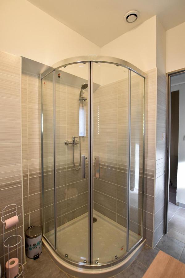Coulege - Clim - Cour Villa อาร์ลส์ ภายนอก รูปภาพ